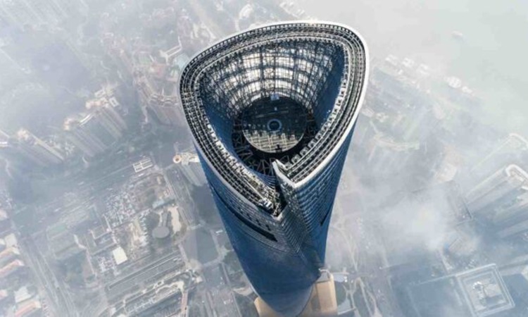 Khách sạn J Hotel nằm trên các tầng cao nhất của Tháp Thượng Hải. Ảnh: The Season Chronicle.